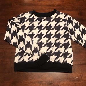 Black and White Patterned Longsleeve